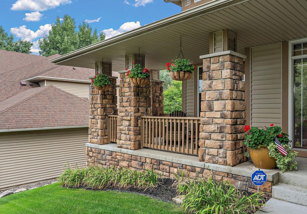 10742 Maple Boulevard, Woodbury, MN 55129 — photo 2