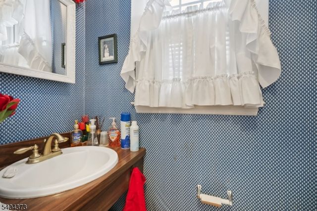 29 Joyce Dr, Roxbury Twp., NJ 07876