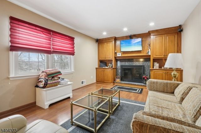 29 Joyce Dr, Roxbury Twp., NJ 07876