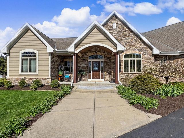 4722 Oakwood ROAD, Franklin, WI 53132