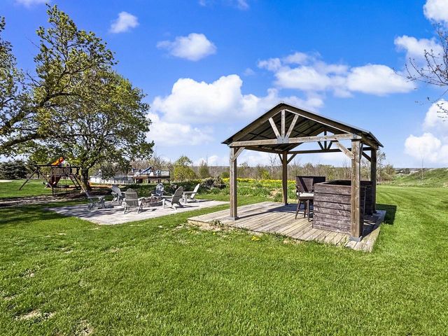 4722 Oakwood ROAD, Franklin, WI 53132