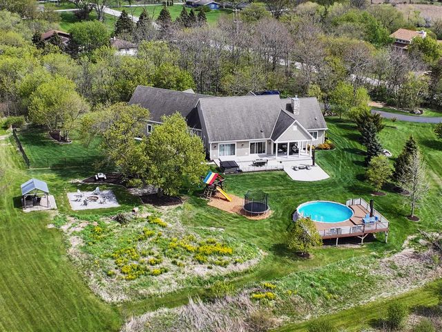 4722 Oakwood ROAD, Franklin, WI 53132