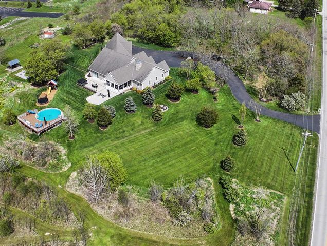 4722 Oakwood ROAD, Franklin, WI 53132