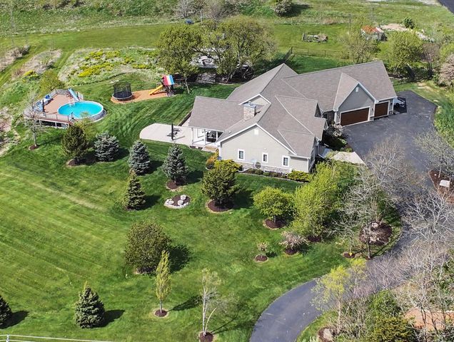 4722 Oakwood ROAD, Franklin, WI 53132
