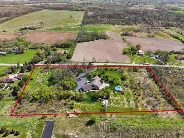 4722 Oakwood ROAD, Franklin, WI 53132