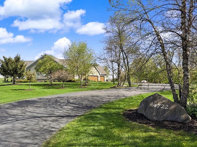 4722 Oakwood ROAD, Franklin, WI 53132