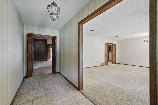 5112 River Ridge Road, Arlington, TX 76017