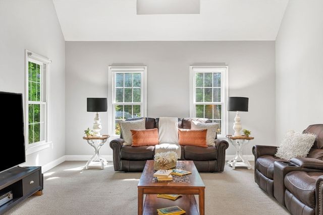 1125 Burroughs Rd, Boxborough, MA 01719