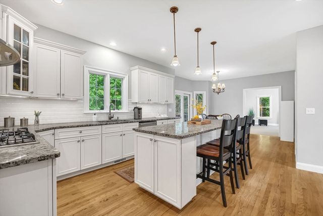 1125 Burroughs Rd, Boxborough, MA 01719
