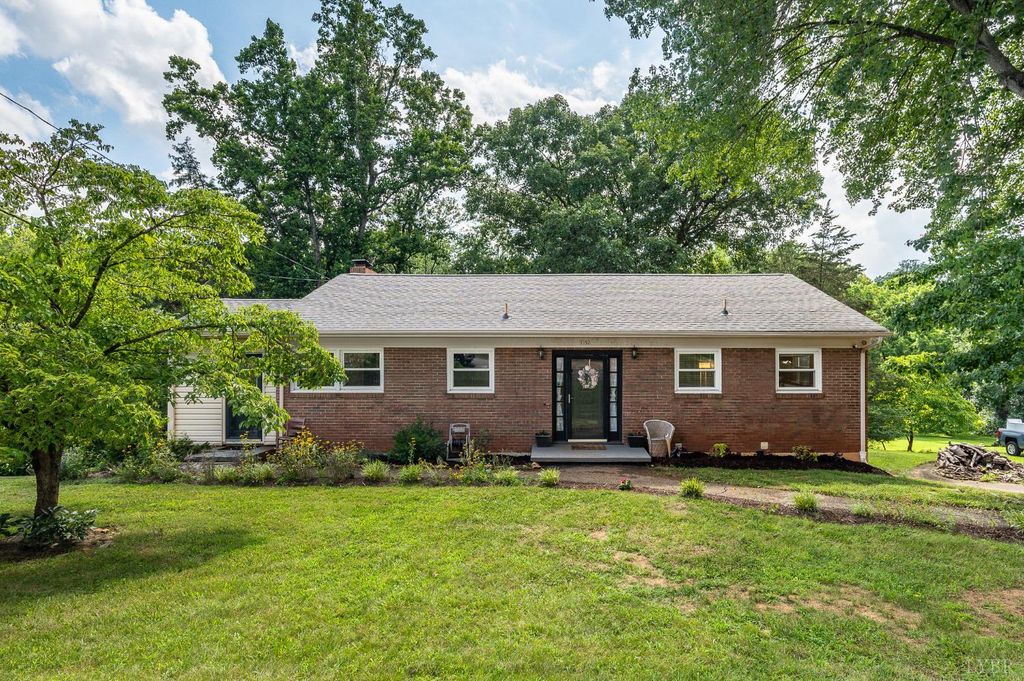 7152 Meadowbrook Dr, Lynchburg, VA 24502