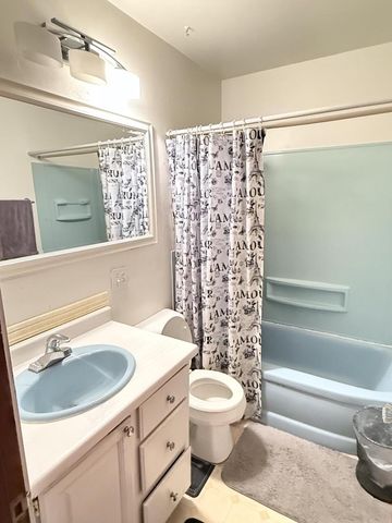 5701 N 79th STREET, Milwaukee, WI 53218