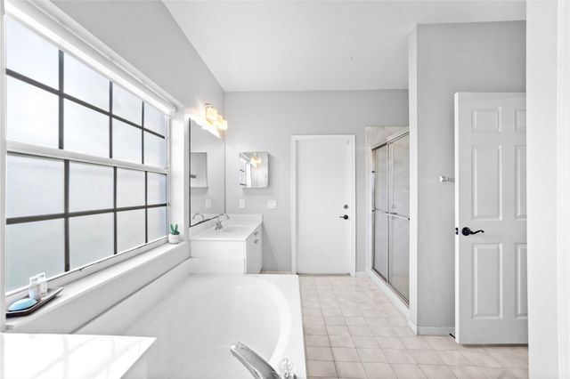 1156 Cedar Falls Dr, Weston, FL 33327