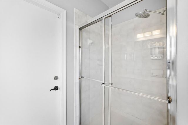 1156 Cedar Falls Dr, Weston, FL 33327