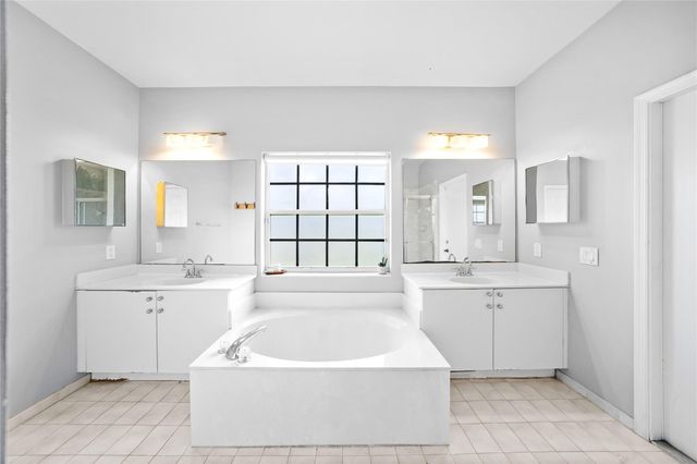 1156 Cedar Falls Dr, Weston, FL 33327