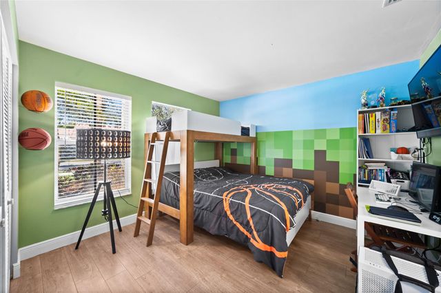 1156 Cedar Falls Dr, Weston, FL 33327