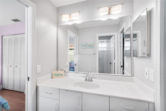 1156 Cedar Falls Dr, Weston, FL 33327