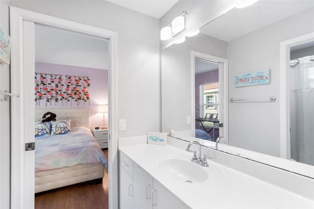 1156 Cedar Falls Dr, Weston, FL 33327