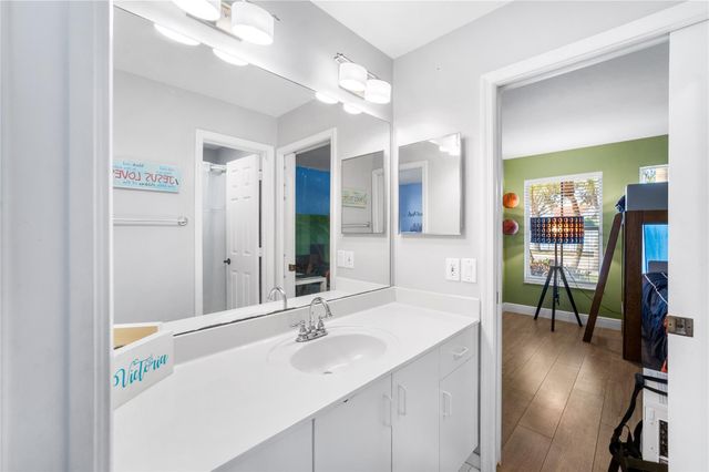 1156 Cedar Falls Dr, Weston, FL 33327