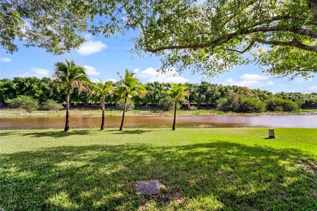 1156 Cedar Falls Dr, Weston, FL 33327