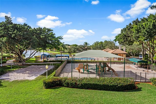 1156 Cedar Falls Dr, Weston, FL 33327