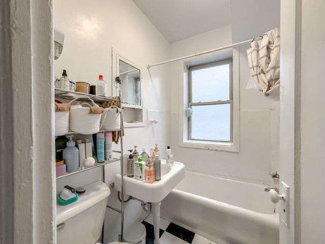 2019 N Humboldt Boulevard 2E, Chicago, IL 60647