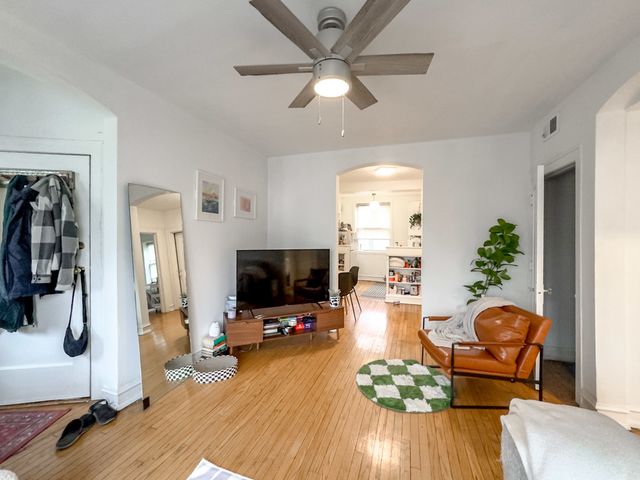 2019 N Humboldt Boulevard 2E, Chicago, IL 60647