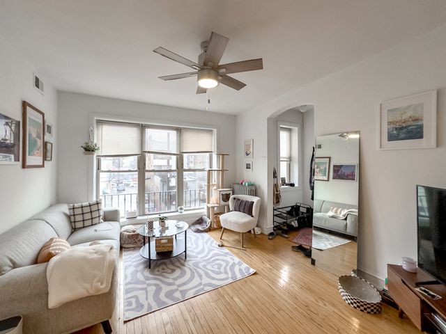 2019 N Humboldt Boulevard 2E, Chicago, IL 60647