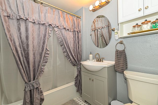 1 Thompson Road, Nashua, NH 03060