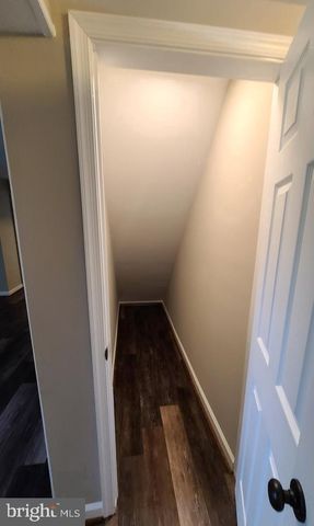 7 CEDAR DR, Sterling, VA 20164