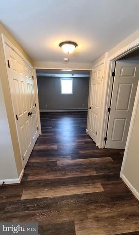 7 CEDAR DR, Sterling, VA 20164