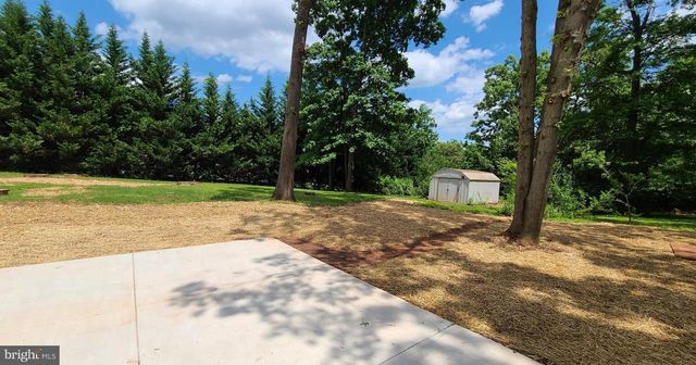 7 CEDAR DR, Sterling, VA 20164