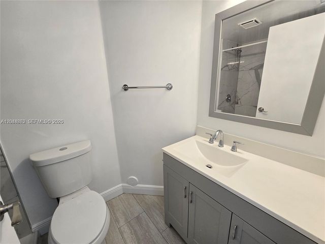 2890 N Oakland Forest Drive 102, Oakland Park, FL 33309