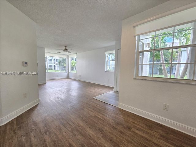 2890 N Oakland Forest Drive 102, Oakland Park, FL 33309