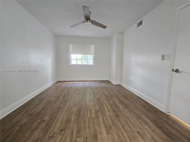 2890 N Oakland Forest Drive 102, Oakland Park, FL 33309