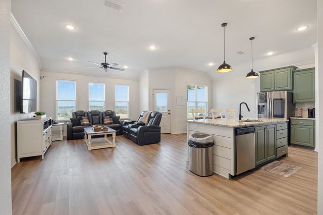 8435 Lakeway Dr., Tyler, TX 75703