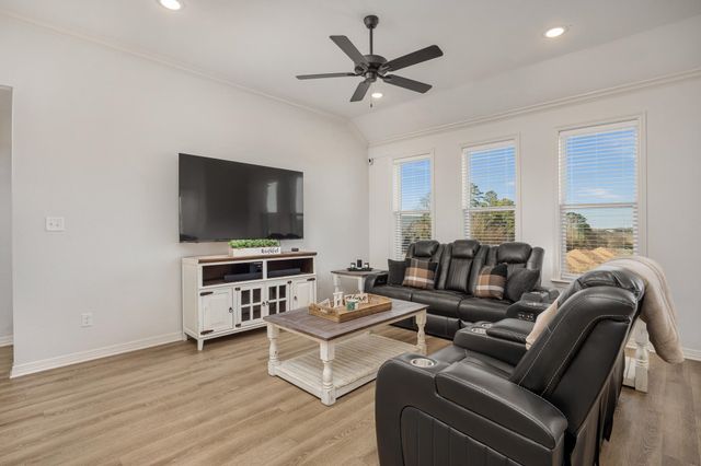 8435 Lakeway Dr., Tyler, TX 75703