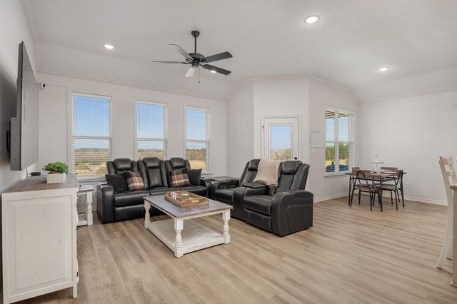 8435 Lakeway Dr., Tyler, TX 75703