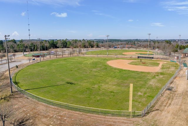 8435 Lakeway Dr., Tyler, TX 75703