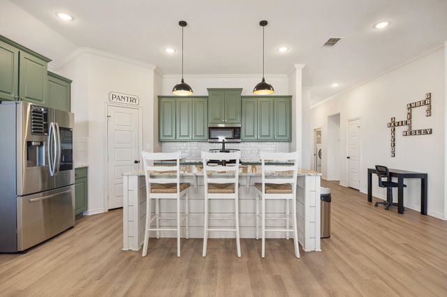 8435 Lakeway Dr., Tyler, TX 75703