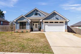 8435 Lakeway Dr., Tyler, TX 75703