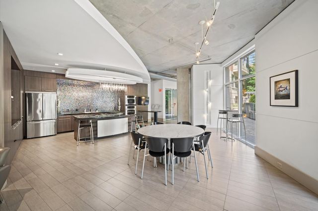 1901 Post Oak Boulevard 204, Houston, TX 77056