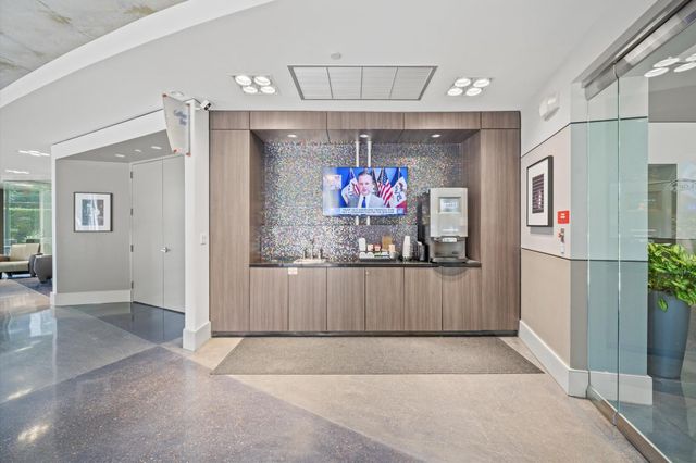 1901 Post Oak Boulevard 204, Houston, TX 77056