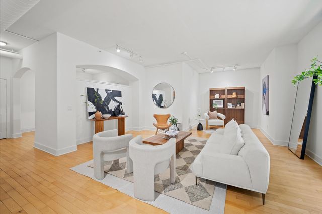 1901 Post Oak Boulevard 204, Houston, TX 77056
