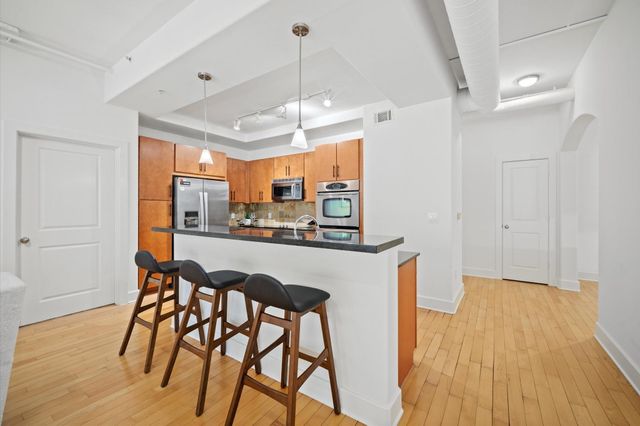 1901 Post Oak Boulevard 204, Houston, TX 77056