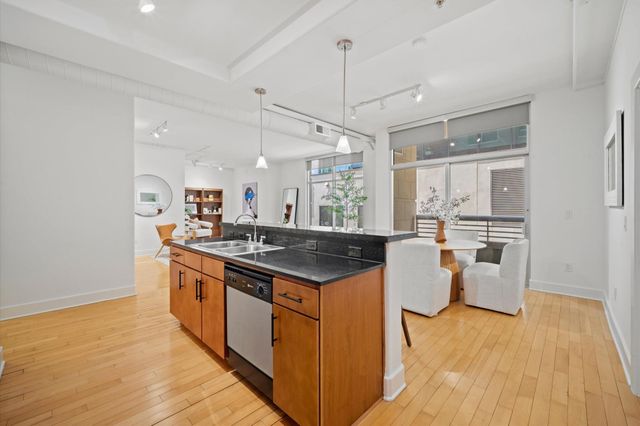 1901 Post Oak Boulevard 204, Houston, TX 77056