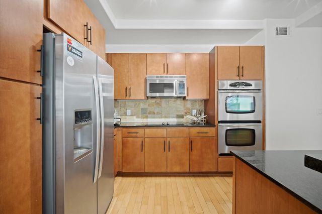 1901 Post Oak Boulevard 204, Houston, TX 77056