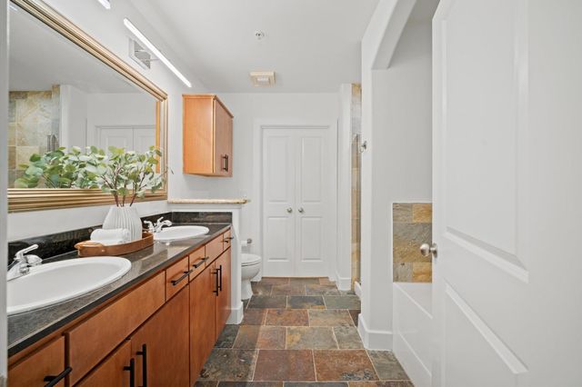 1901 Post Oak Boulevard 204, Houston, TX 77056