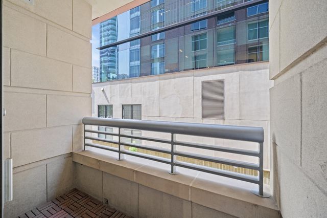 1901 Post Oak Boulevard 204, Houston, TX 77056