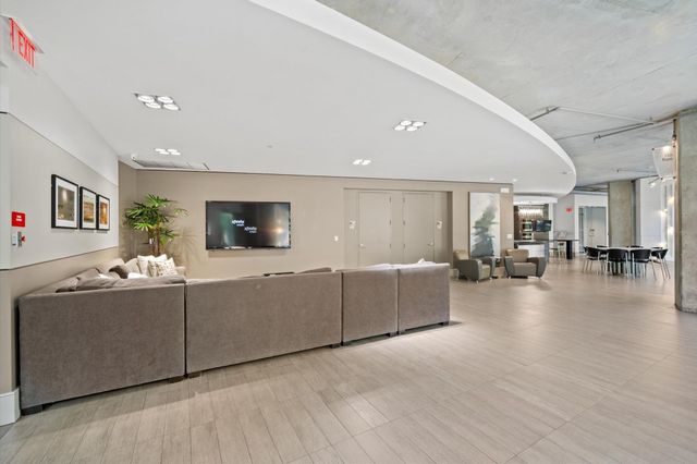 1901 Post Oak Boulevard 204, Houston, TX 77056