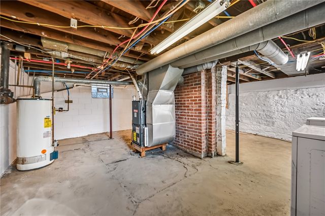 1039 N Keel Ridge Rd, Hermitage, PA 16148